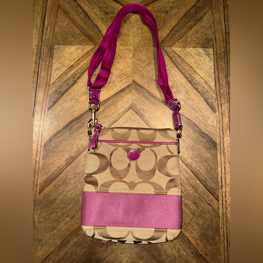 Coach Monogram Signature Shoulder Bag Tan Purple Medium Crossbody Purse soho y2k